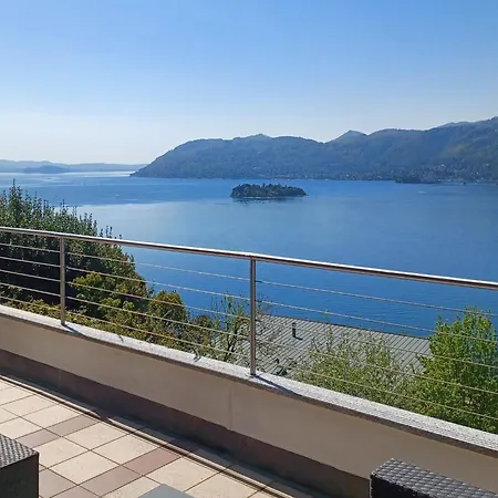 In Near And Islands Apartment