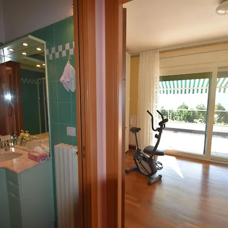 Apartment In Near And Islands *