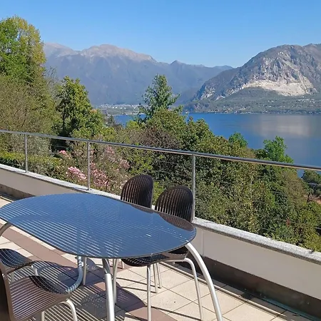 In Near And Islands Apartment