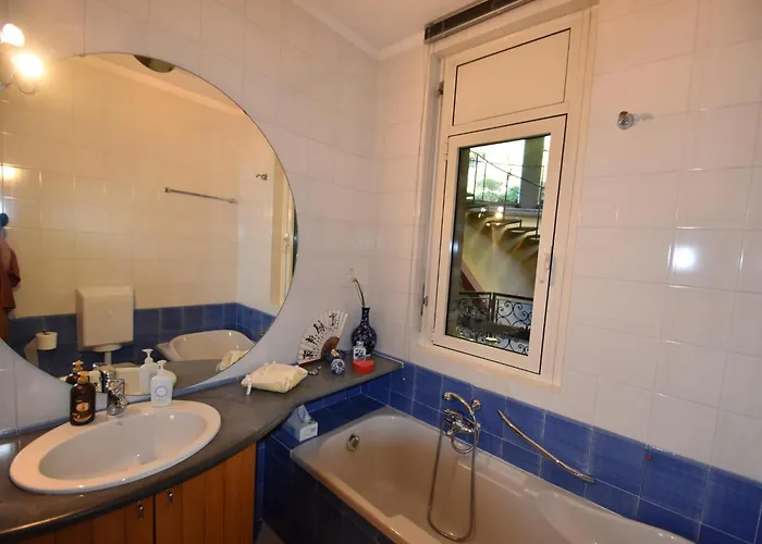 Apartament In Near And Islands