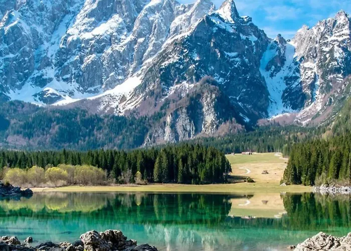 Apartment In Near And Islands